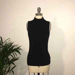 Mock neck sleeveless sweater knit top